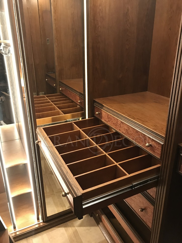 Гардеробная "шкатулка" из дерева