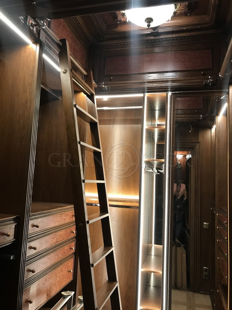 Гардеробная "шкатулка" из дерева