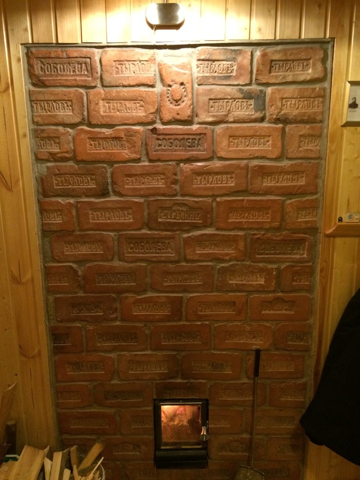 Примеры применения старинного кирпича