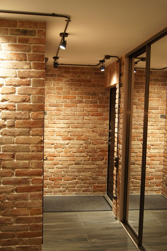 Примеры применения старинного кирпича