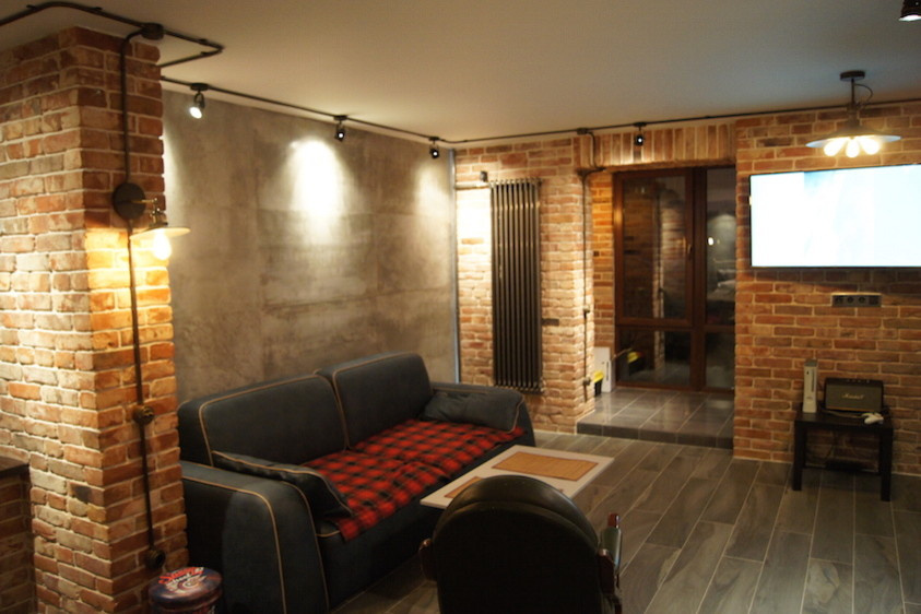 Примеры применения старинного кирпича