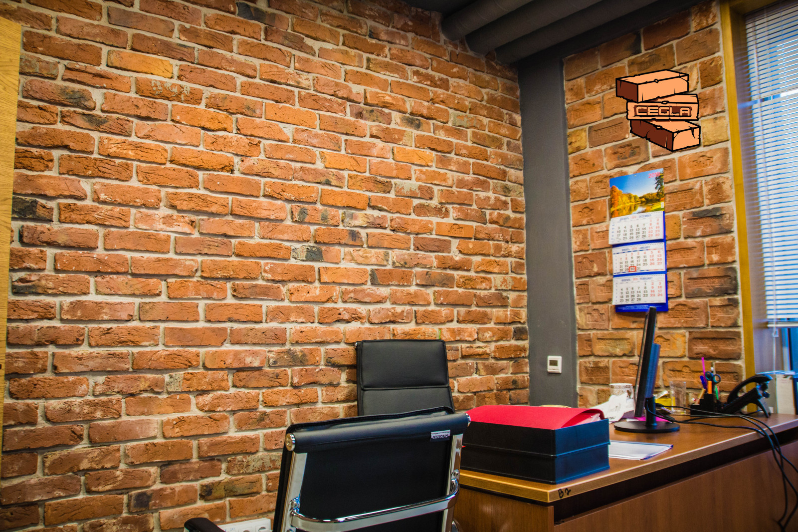 Примеры применения старинного кирпича