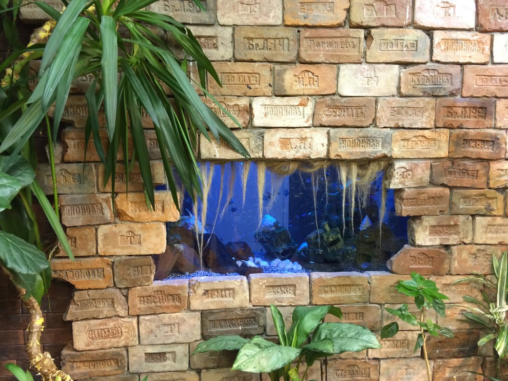 Примеры применения старинного кирпича