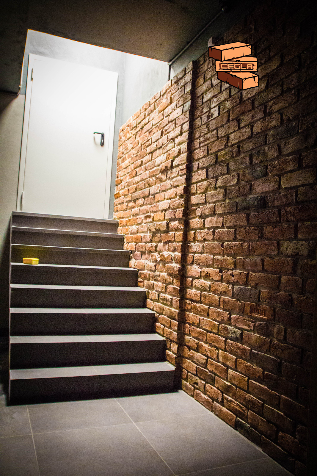 Обложка проекта: Примеры применения старинного кирпича