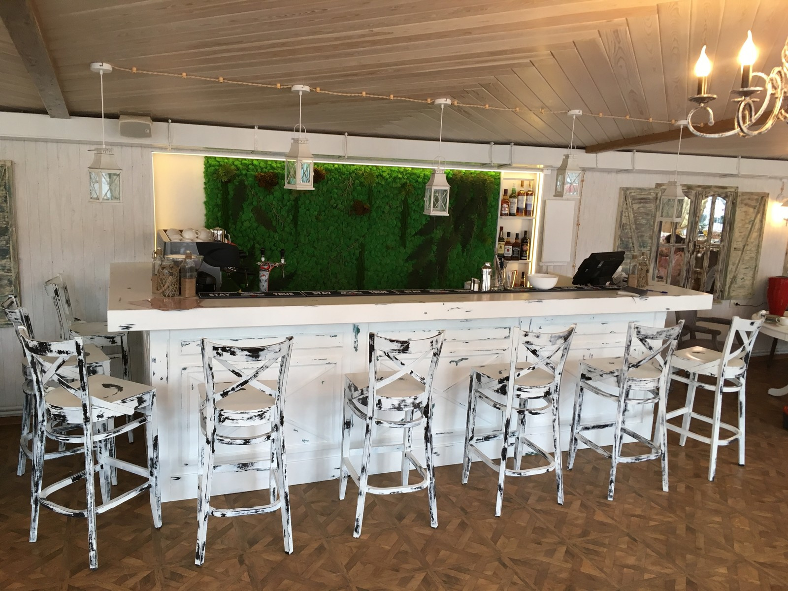 Обложка проекта: Барная стойка для ресторана "Резиденция Белого Кролика" ул. Свободы,2