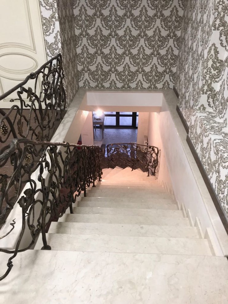 Лестница из мрамора CREMA GOLD