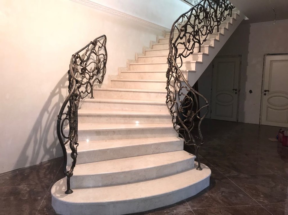 Обложка проекта: Лестница из мрамора CREMA GOLD