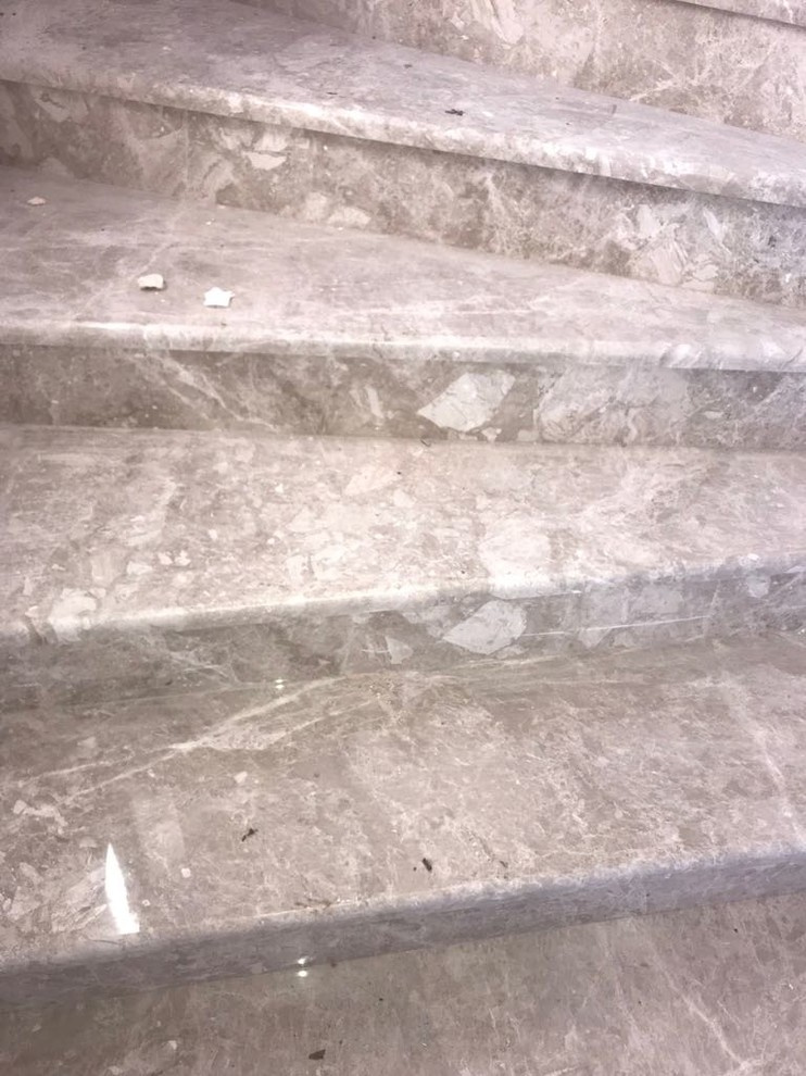 Обложка проекта: полы и лестница из мрамора AGORA