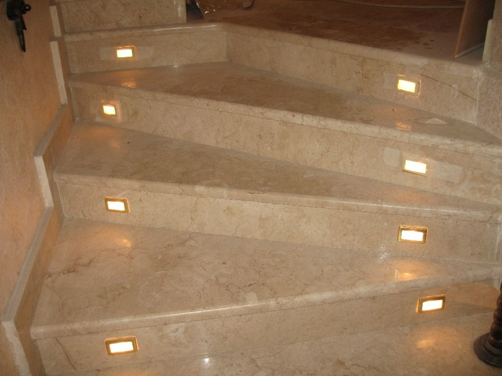 Обложка проекта: Лестница КремоНова