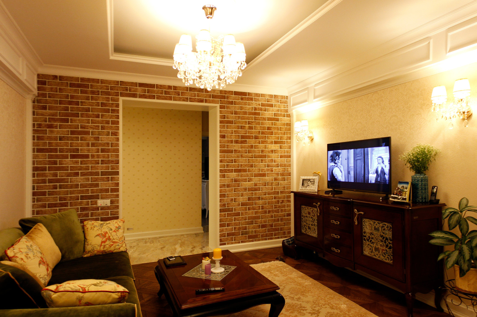 Гостиная с видом на коридор