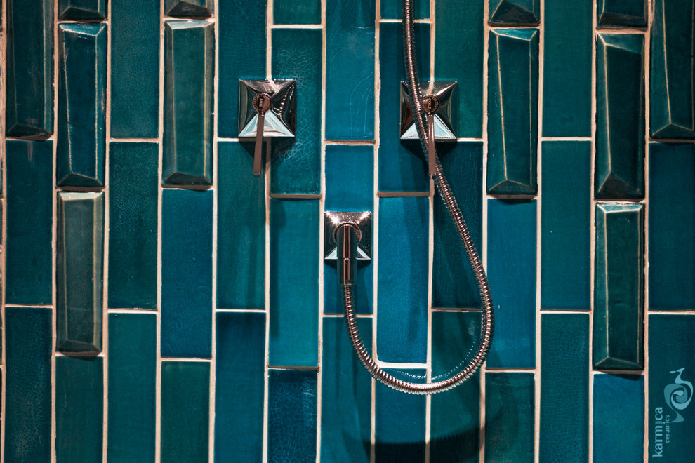 Стильная плитка со сложной геометрией для ванной комнаты