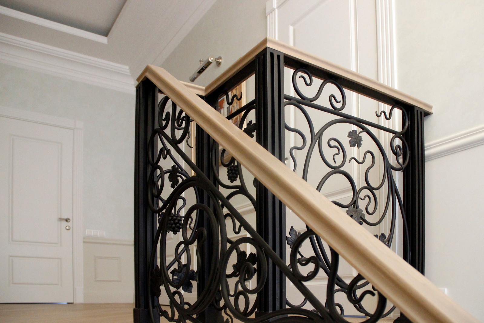 Кованное ограждение лестницы