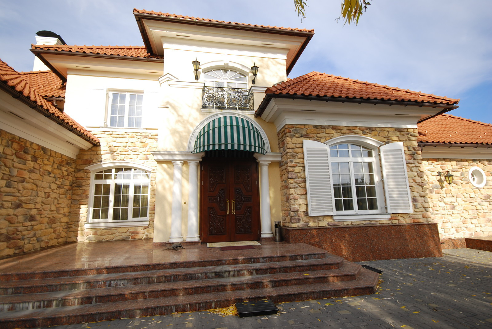 Окна из дерева от производителя