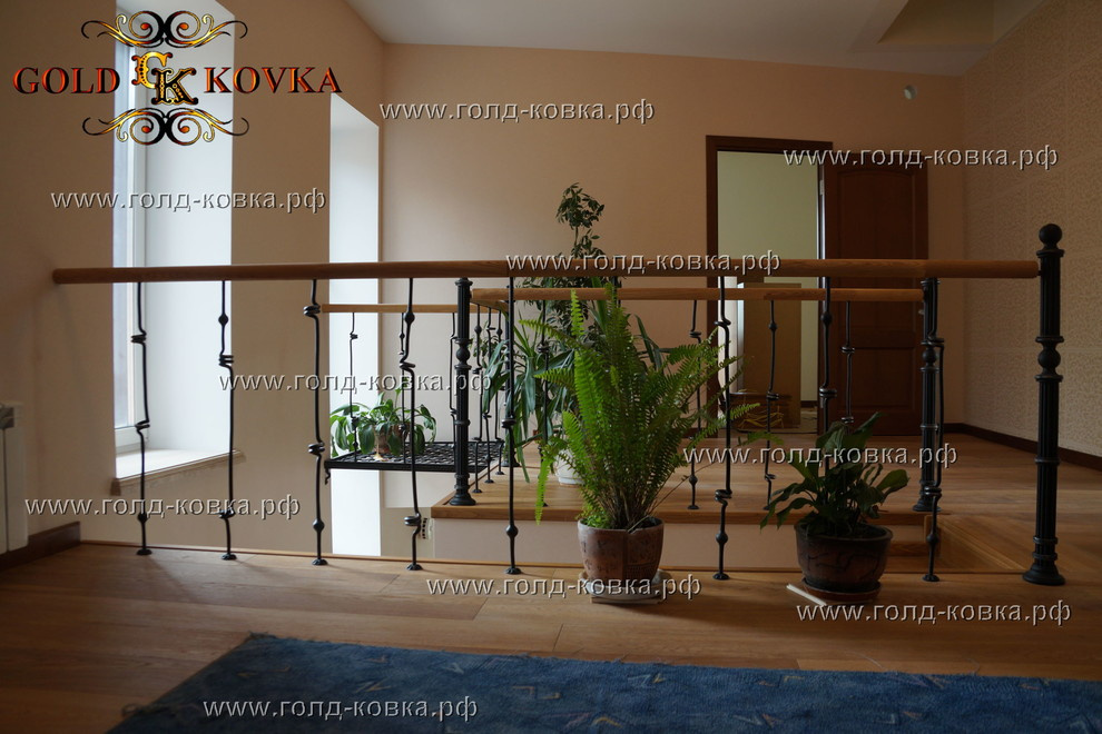 Лестничный марш (перила внутри дома)