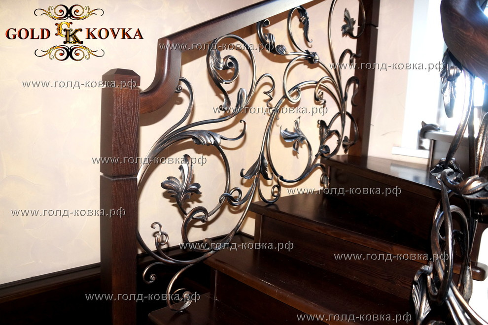 Лестничный марш (перила внутри дома)