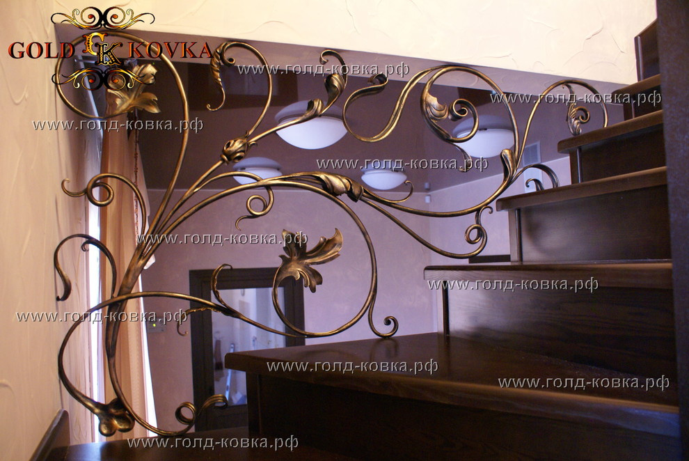 Лестничный марш (перила внутри дома)