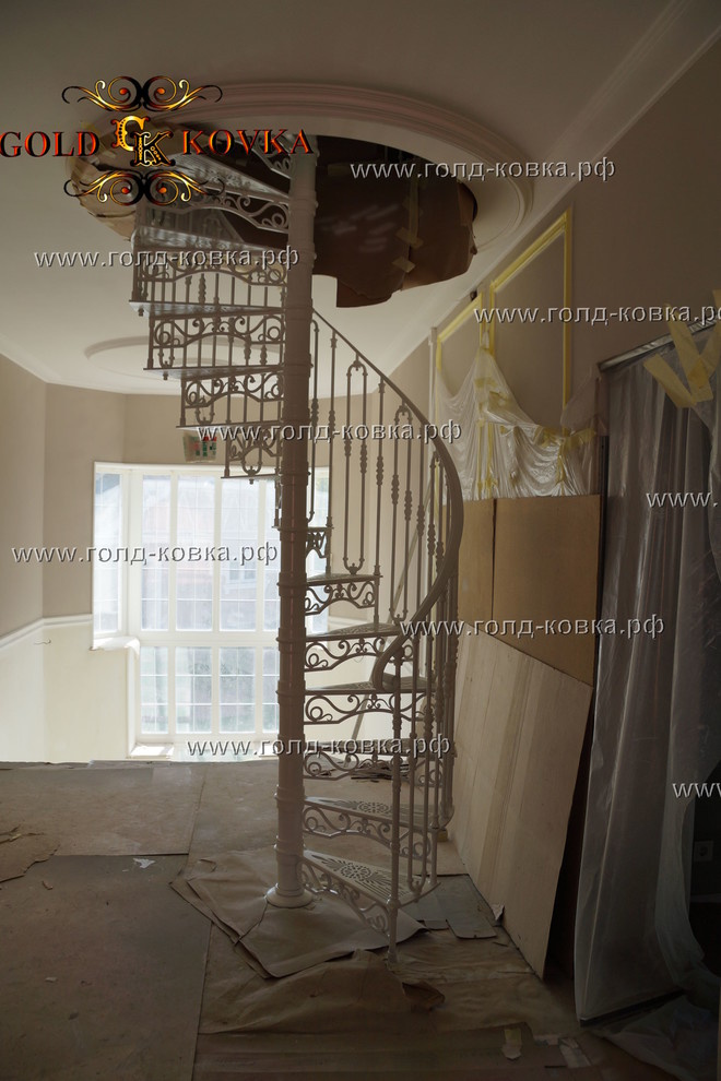 Лестничный марш (перила внутри дома)