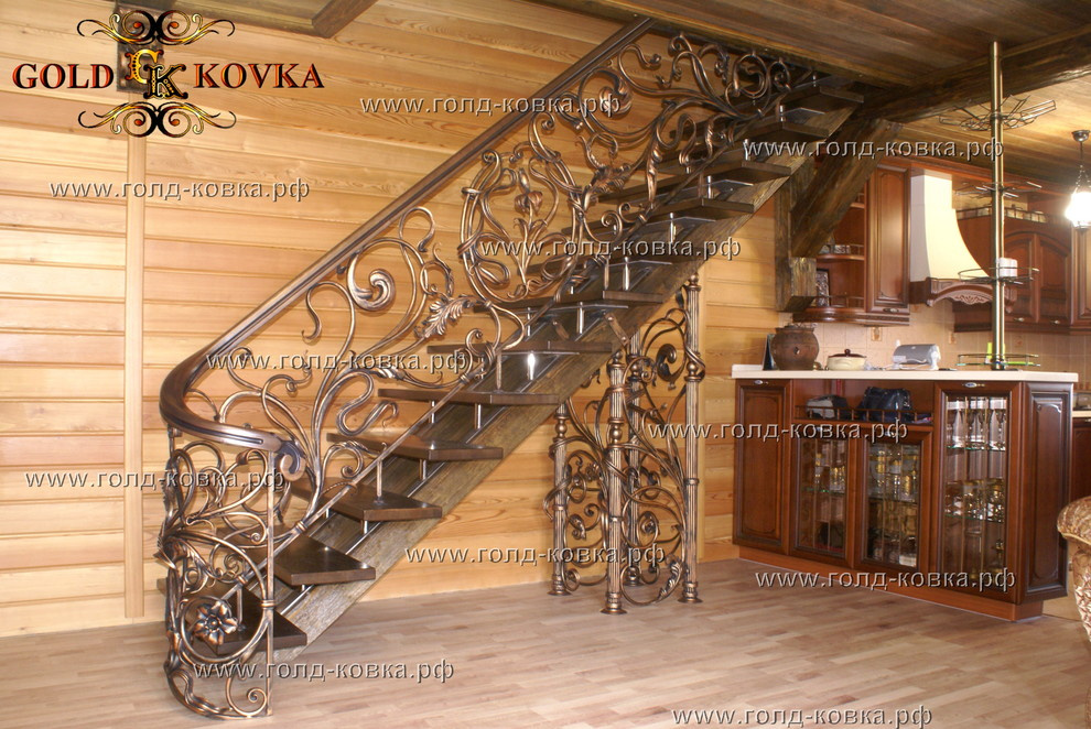 Лестничный марш (перила внутри дома)