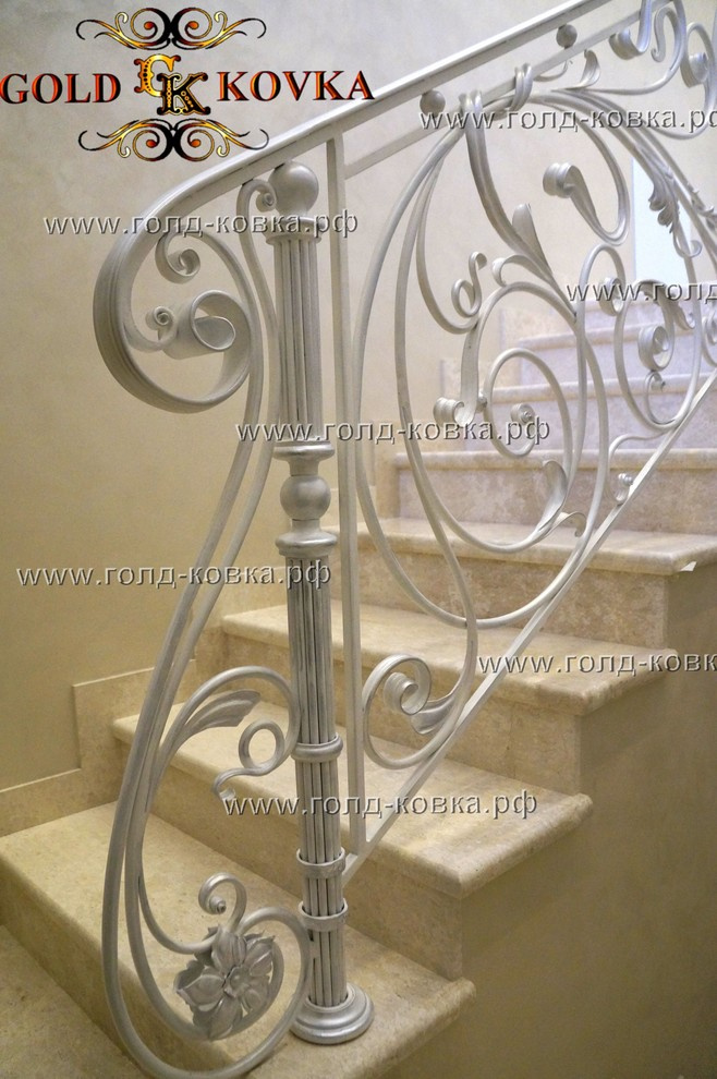 Лестничный марш (перила внутри дома)