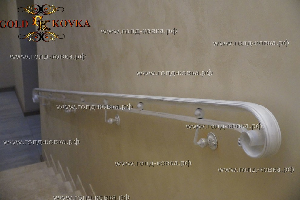 Лестничный марш (перила внутри дома)