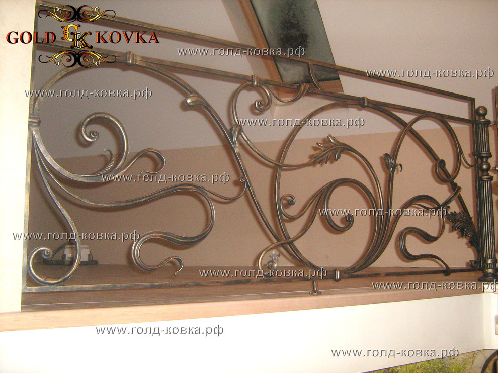 Лестничный марш (перила внутри дома)