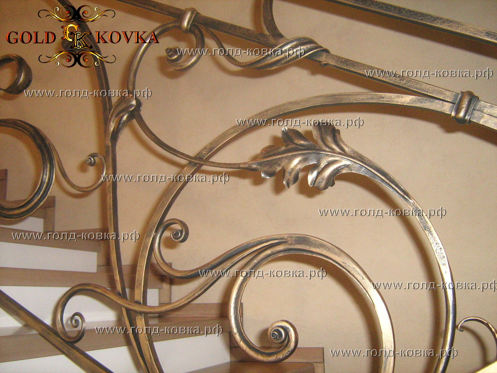 Лестничный марш (перила внутри дома)