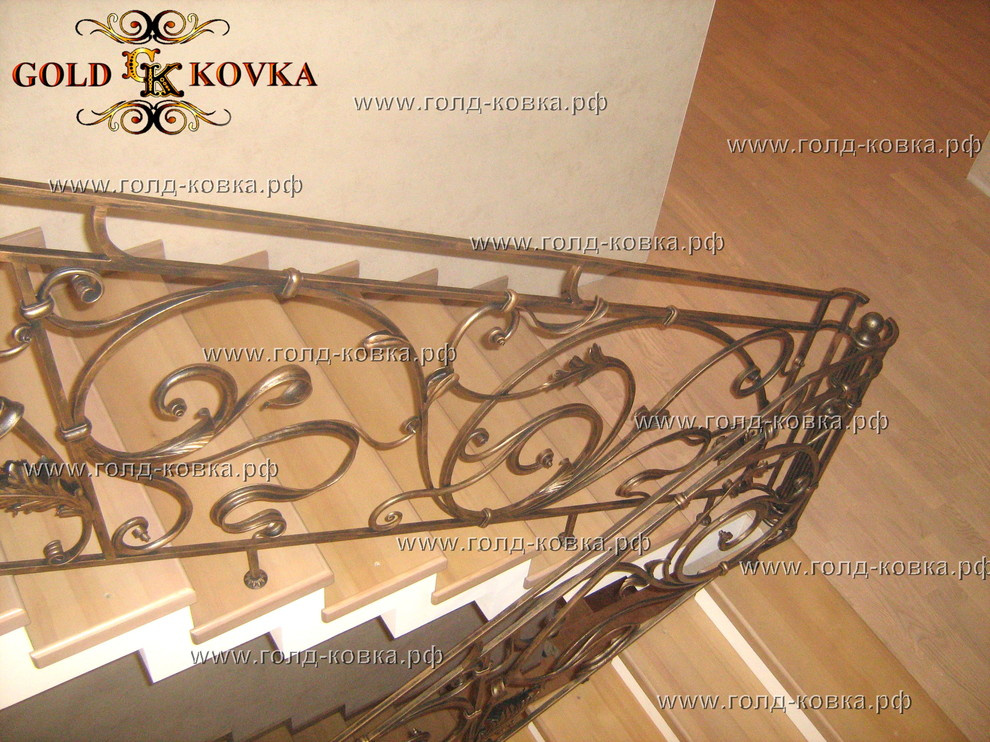 Лестничный марш (перила внутри дома)