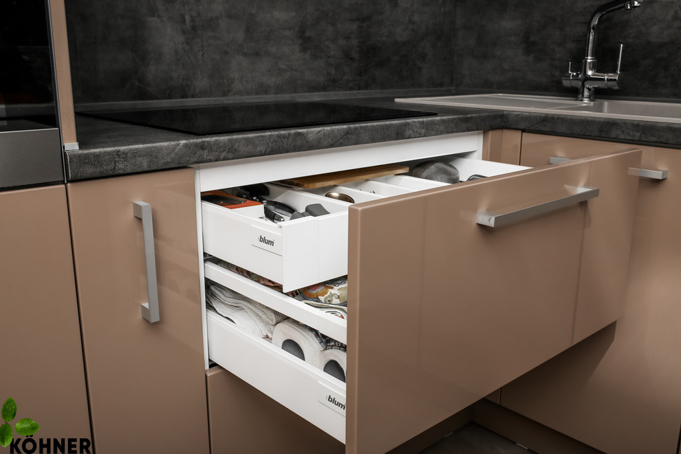 Кухня в стиле Хай-Тек