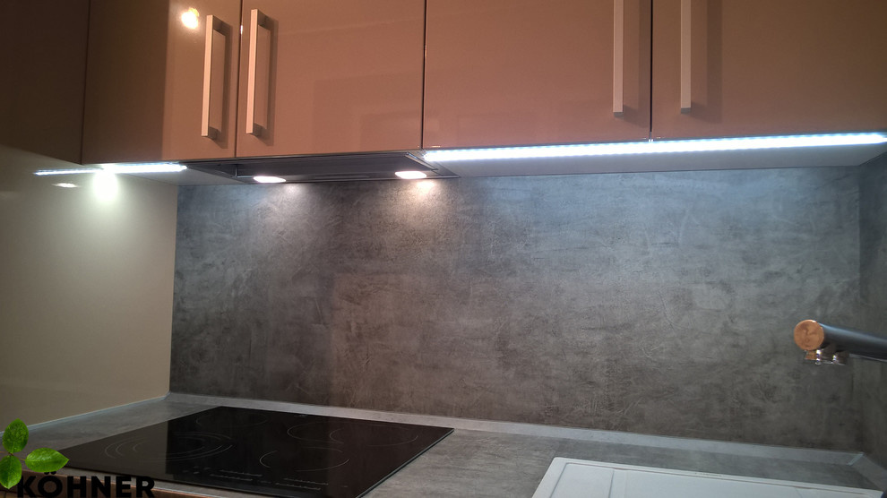 Обложка проекта: Кухня в стиле Хай-Тек