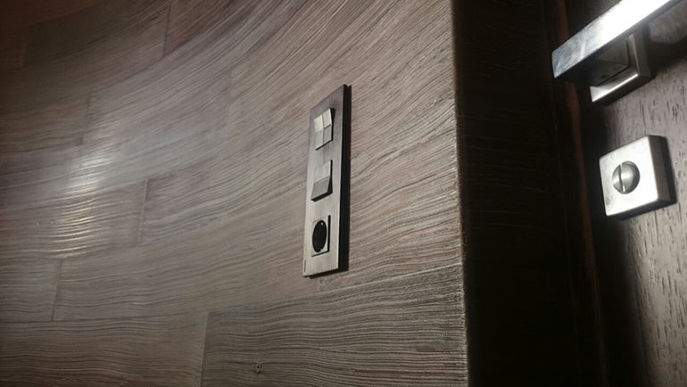 Декоративное дерево из штукатурки