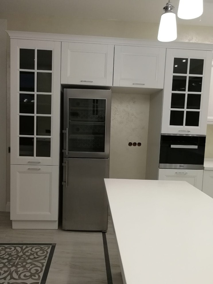 Большая кухня в загородном доме