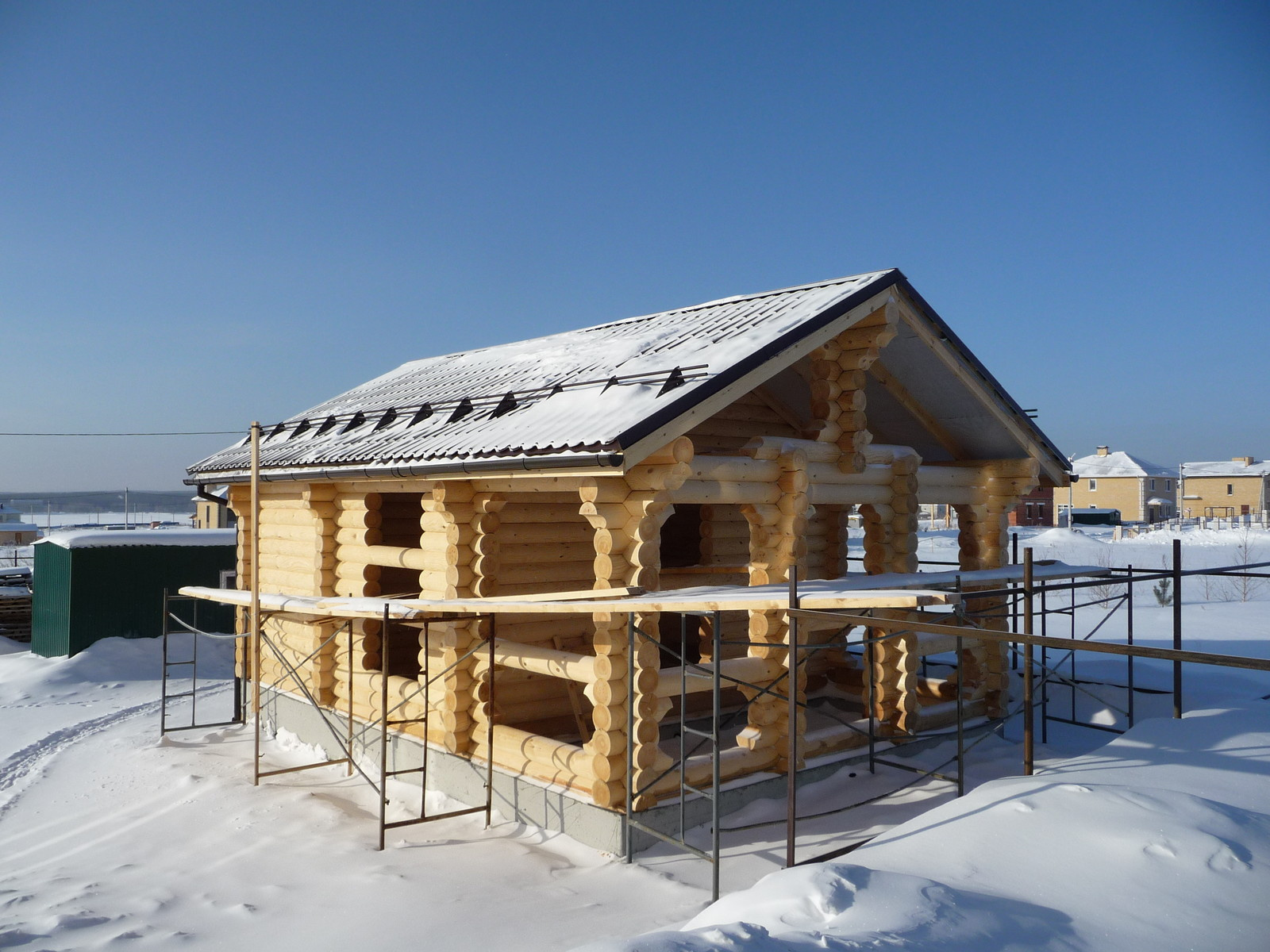 Баня из оцилиндрованного бревна