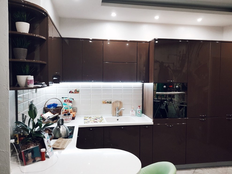 Обложка проекта: Современная глянцевая кухня