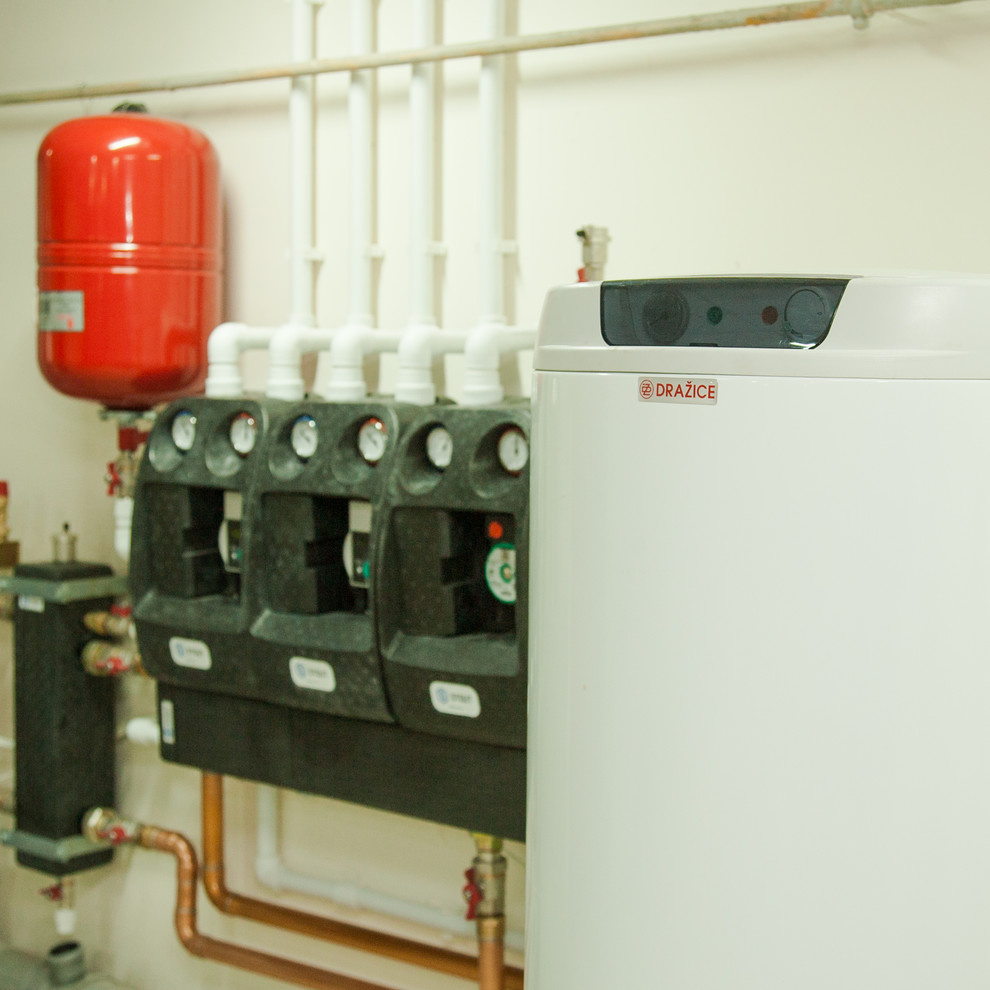 Отопление в загородном доме площадью 360 м2.