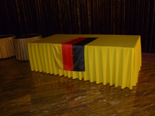 Предлагаем срочный пошив фуршетных юбок для банкетов, мероприятий, ресторанов.