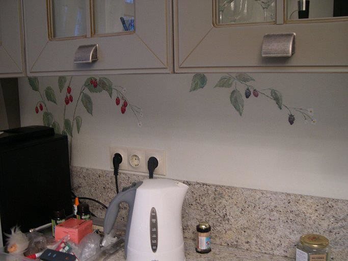 Роспись стен.