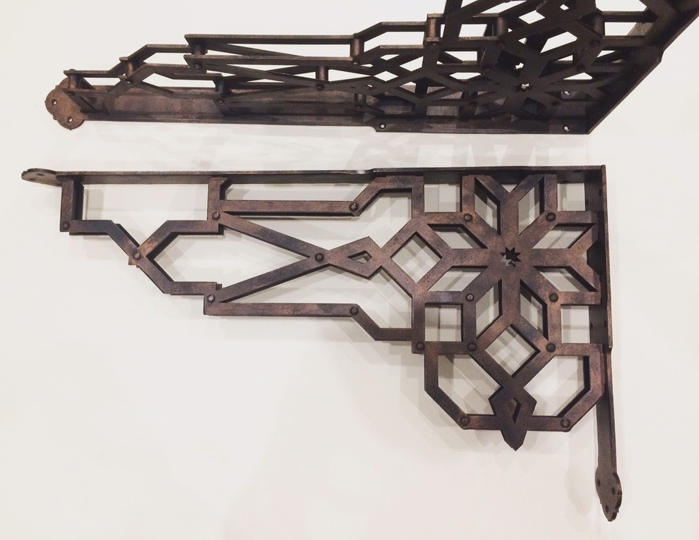 Кронштейн в восточном стиле.