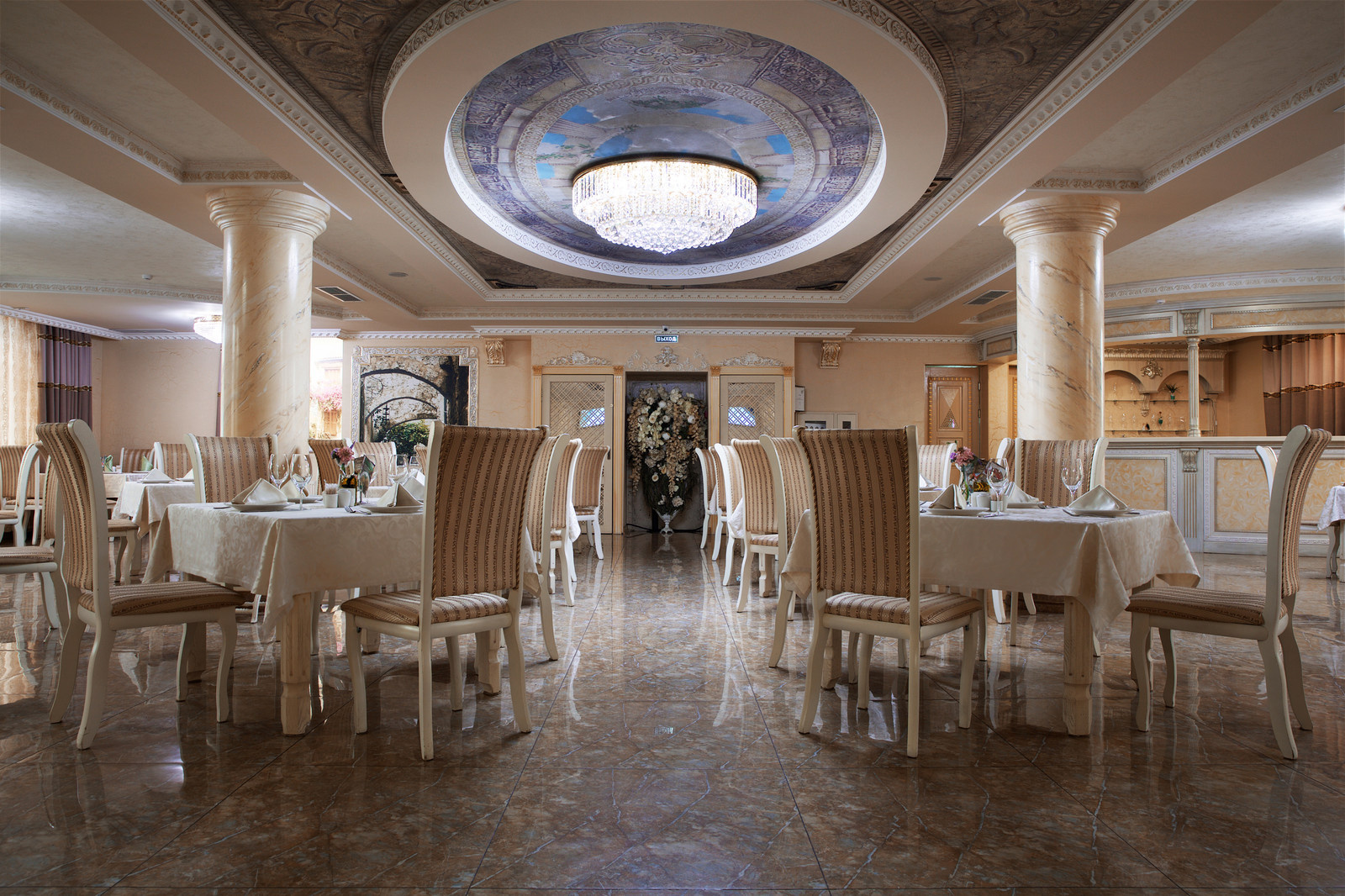 Отель Amici Grand Hotel