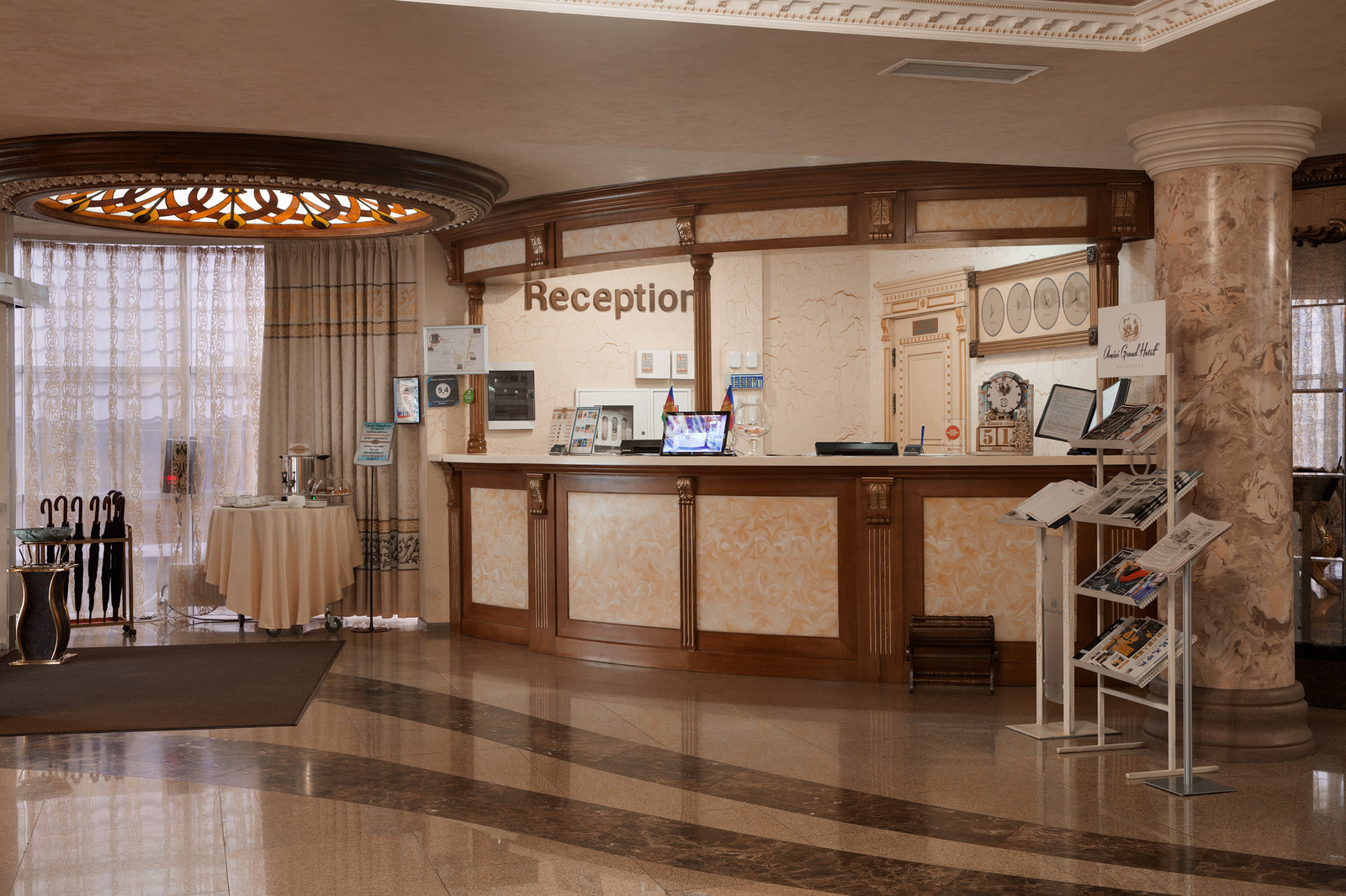 Отель Amici Grand Hotel