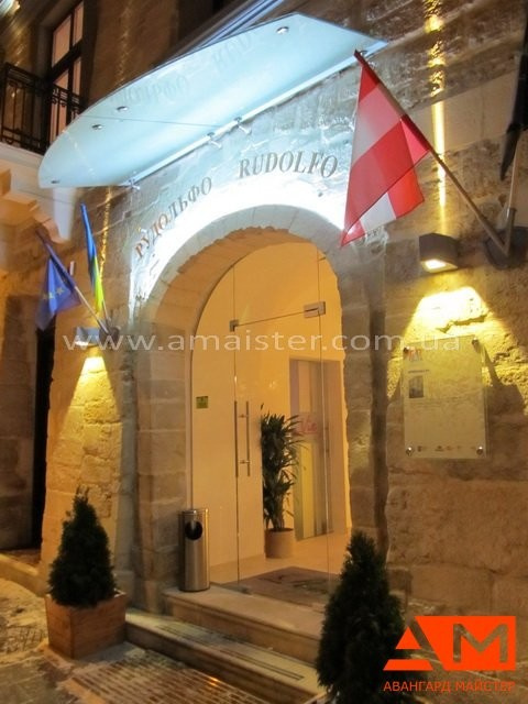 Навесы, козырьки из нержавеющей стали, стекла и поликарбоната