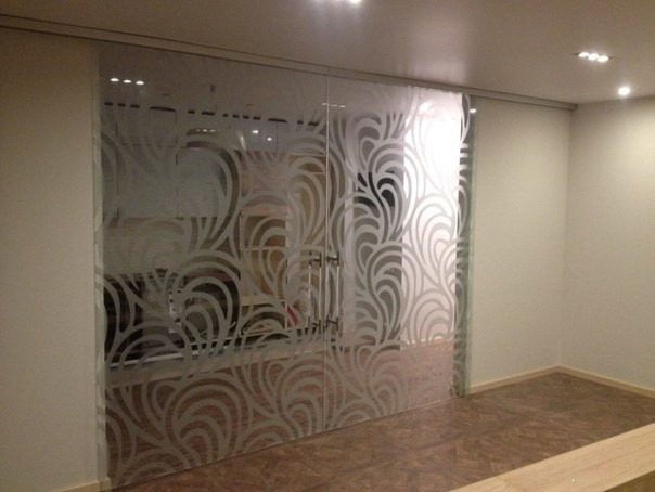 Обложка проекта: Стеклянные двери