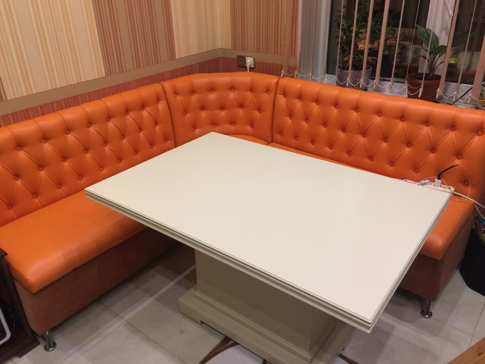 Столы и стулья