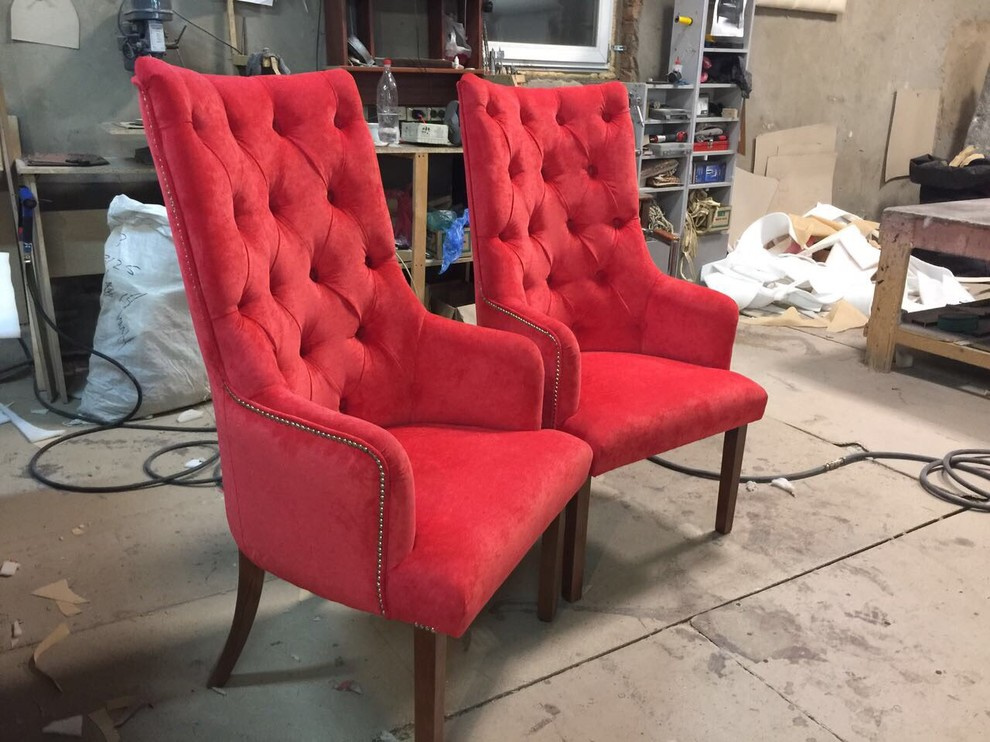 Столы и стулья