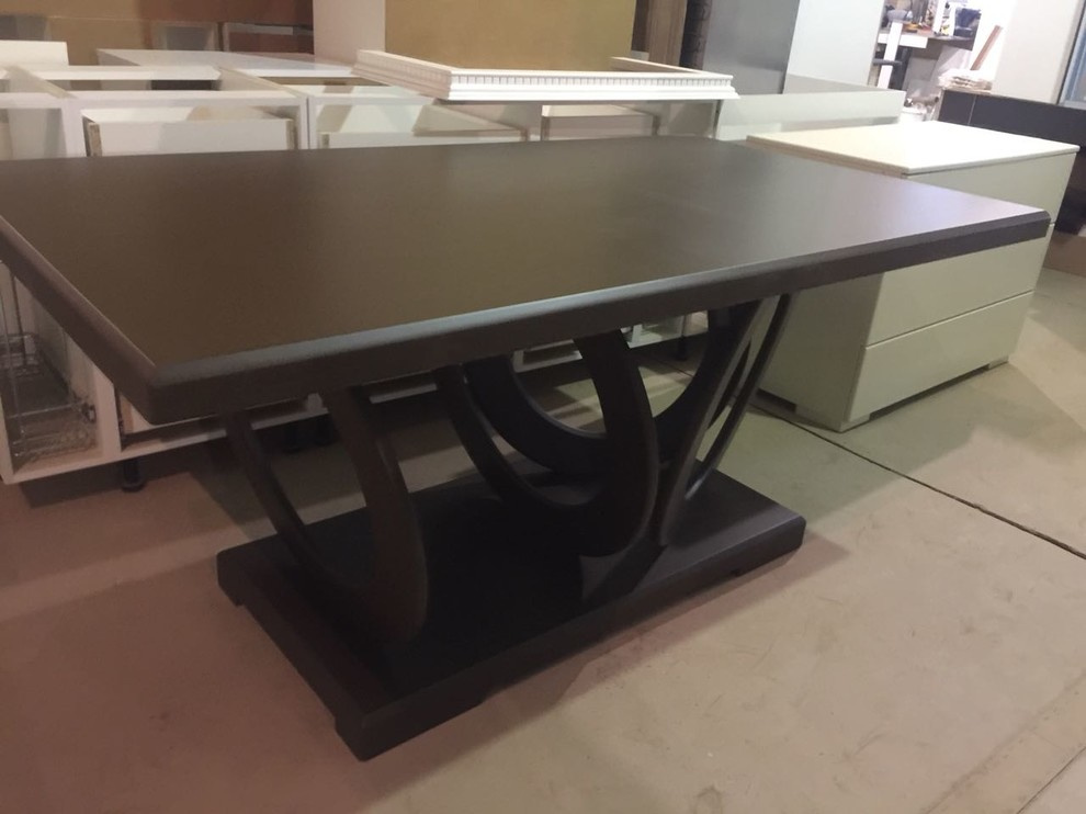 Столы и стулья