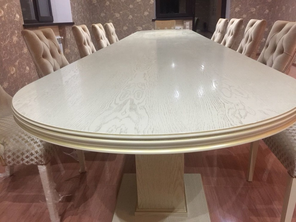 Столы и стулья