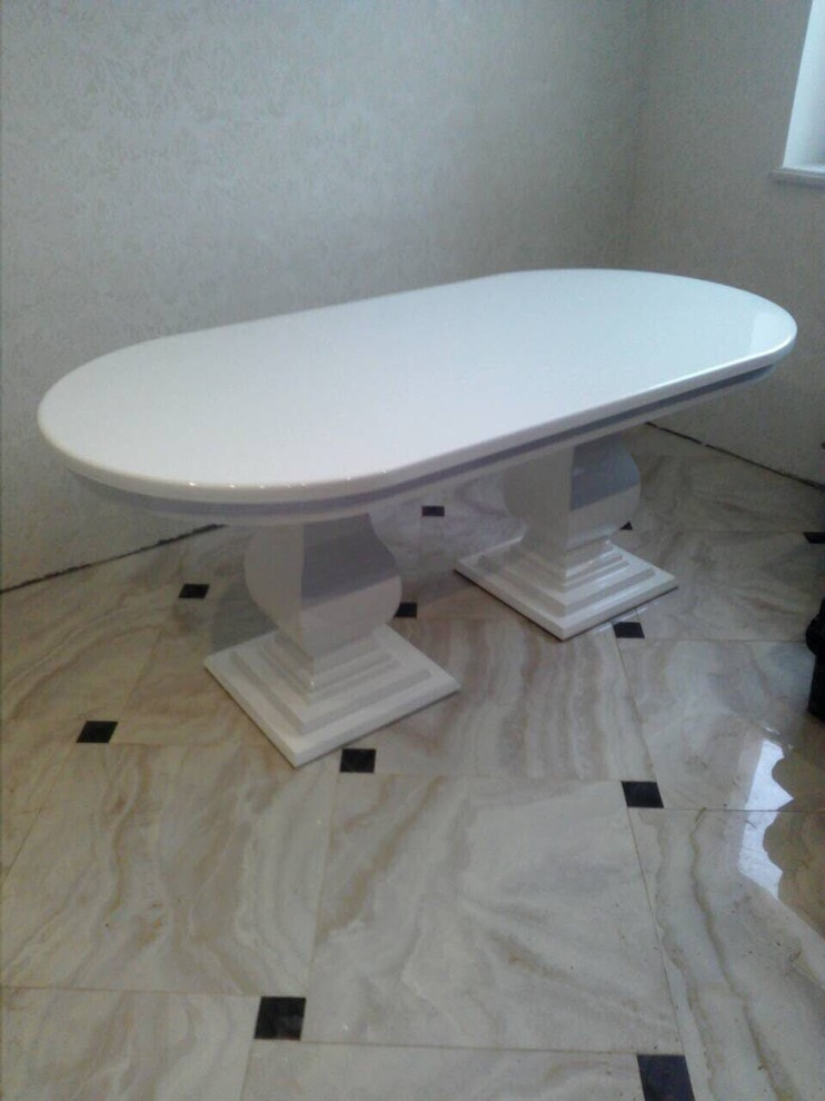 Столы и стулья