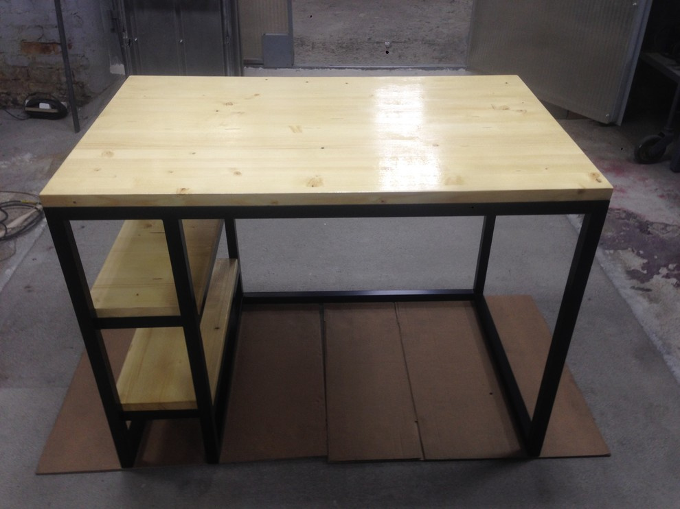 Письменный стол