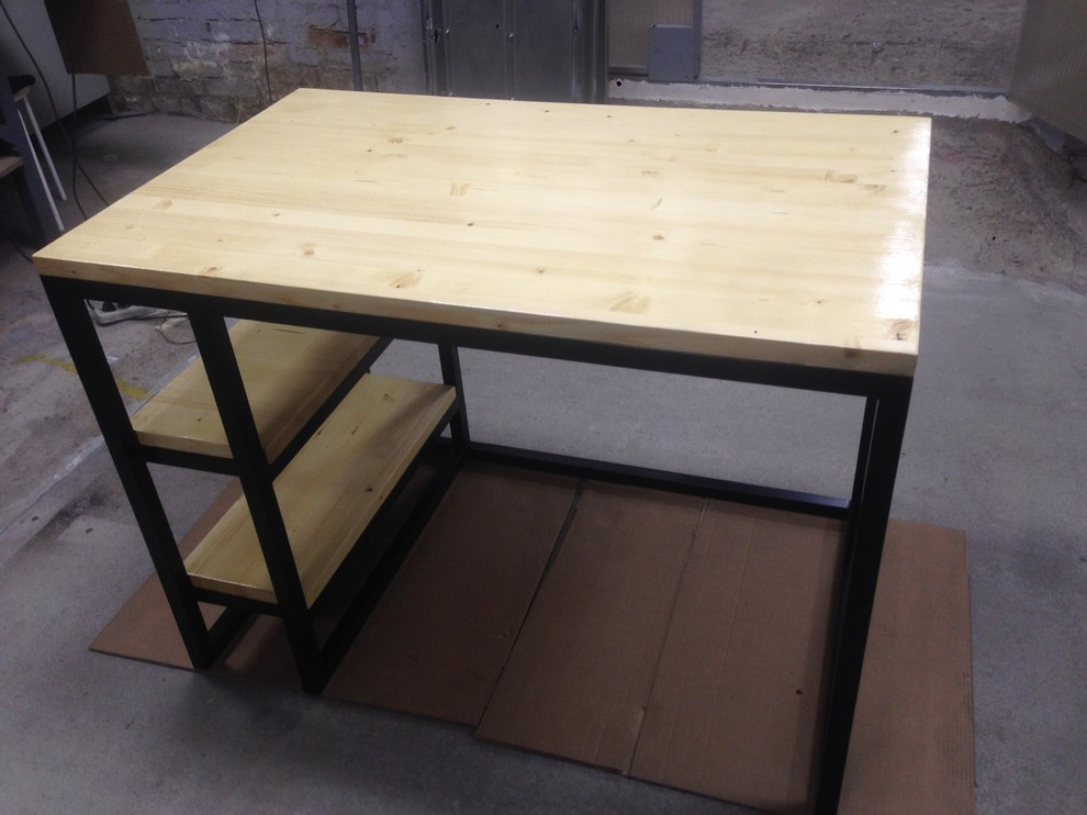 Письменный стол