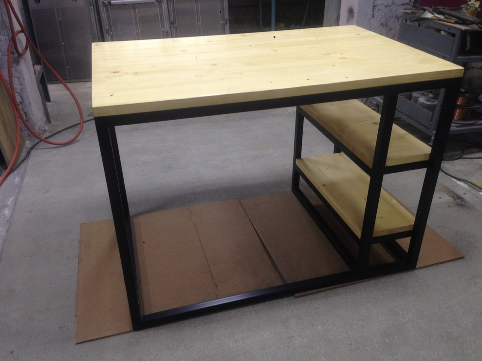 Обложка проекта: Письменный стол