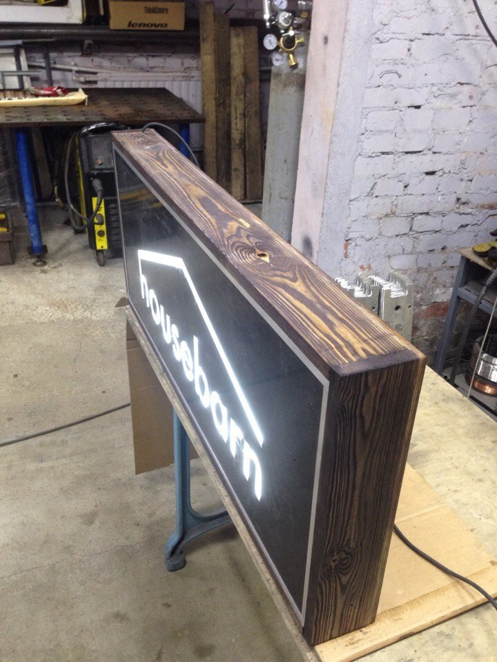 Световой короб из дерева